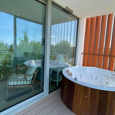 Pinea Z Niesamowitym Widokiem Na Morze Oraz Jacuzzi W Wybranych Apartamentach Pobierowo