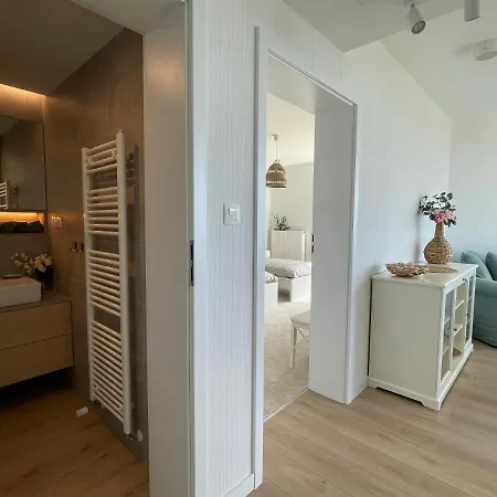Pinea Z Niesamowitym Widokiem Na Morze Oraz Jacuzzi W Wybranych Apartamentach Apartment *