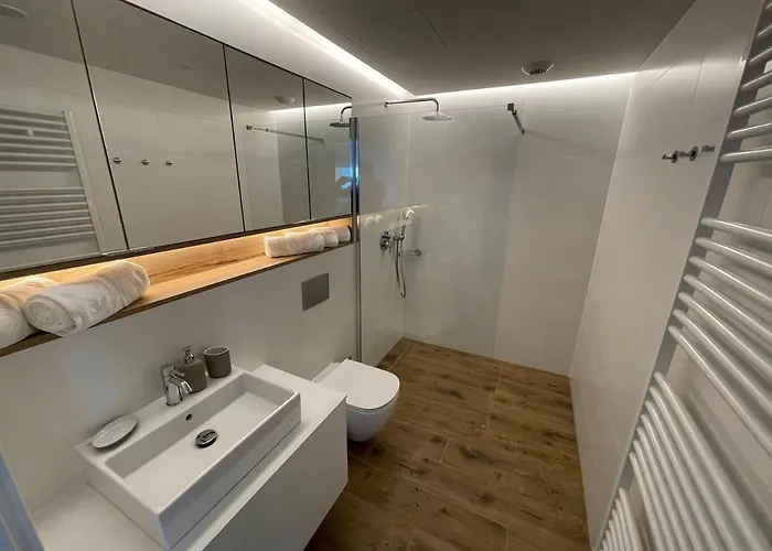 Pinea Z Niesamowitym Widokiem Na Morze Oraz Jacuzzi W Wybranych Apartamentach Pobierowo